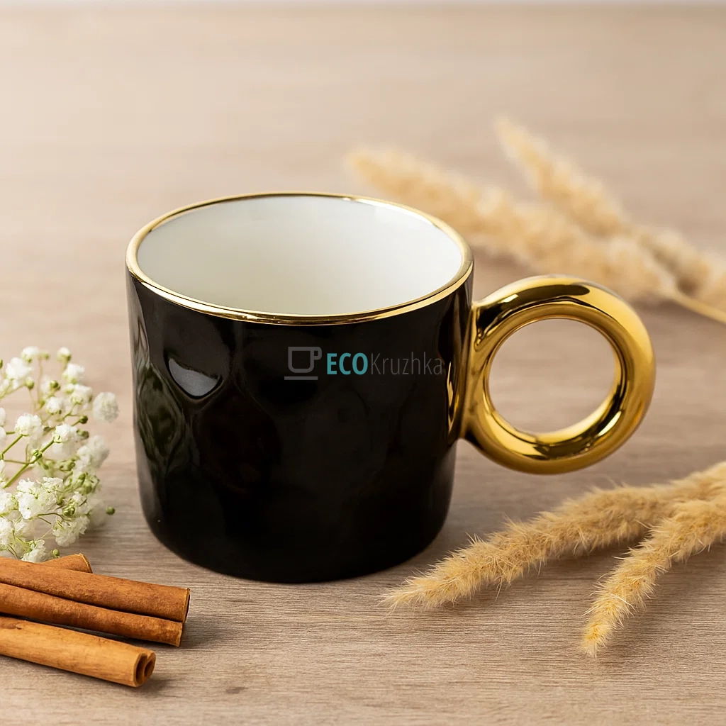 Кухоль порцеляновий з золотою ручкою "Бублик", 300 мл Чорний (905-271) Кухоль порцеляновий з золотою ручкою "Бублик", 300 мл Чорний (905-271)