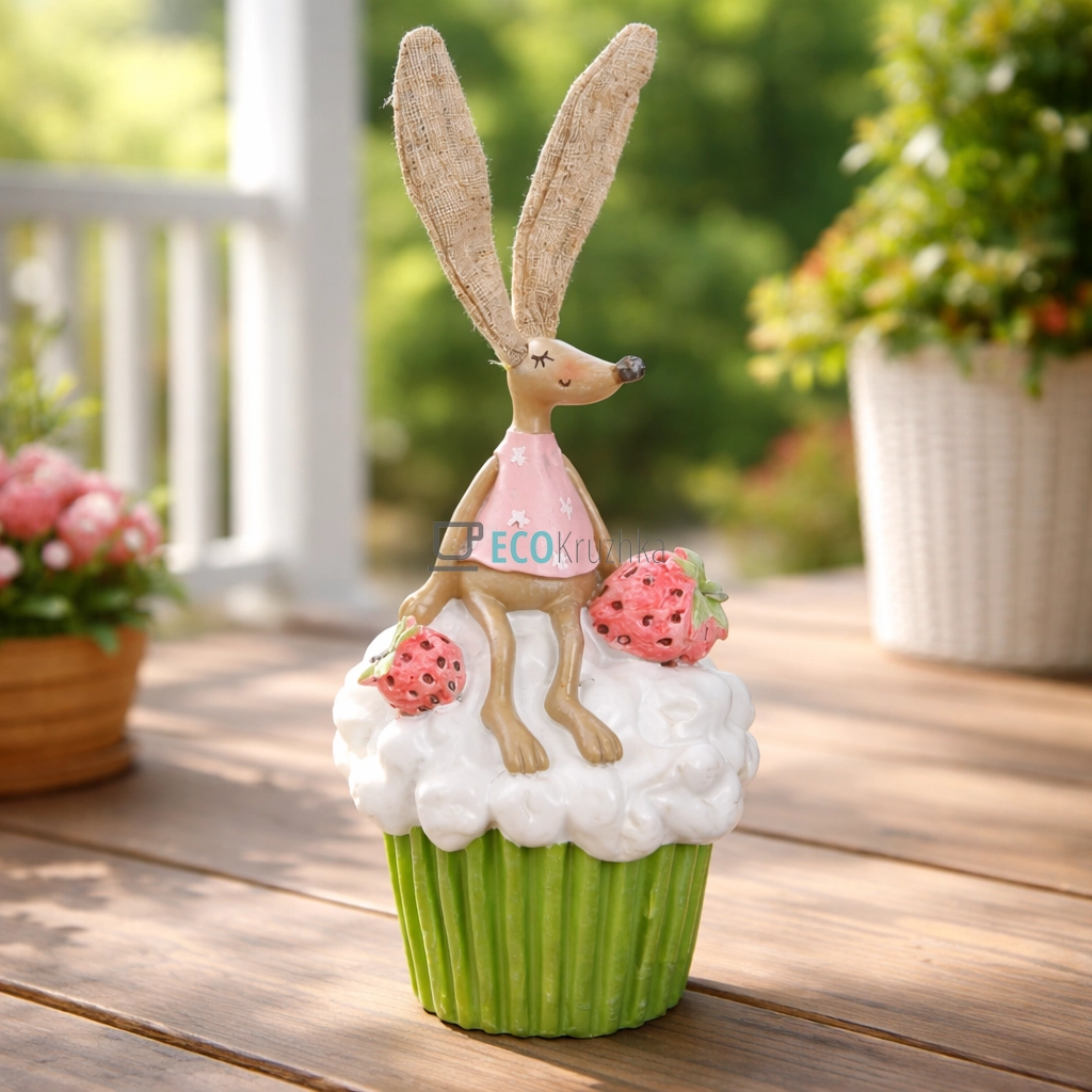 Декоративна статуетка Зайчик на капкейці (831-898)