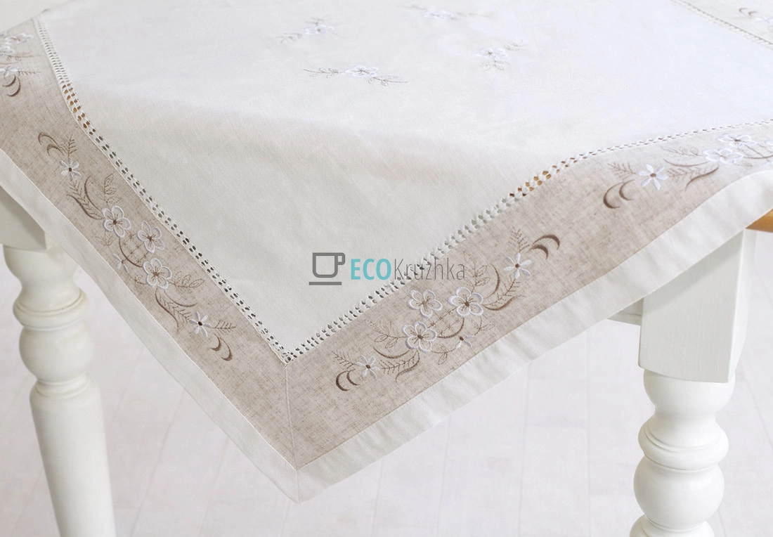 Лляна скатертина з вишивкою на стіл Linen Harmony 90 х 90 см (445-254)
