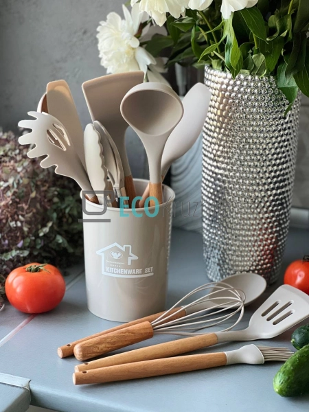 Набір кухонного приладдя 12 предметів з бамбуковою ручко ... Набір кухонного приладдя 12 предметів з бамбуковою ручко ...