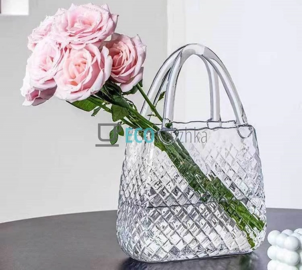 Ваза з прозорого скла у формі Сумочки 16.5 х 8.5 х 28 см ... Ваза з прозорого скла у формі Сумочки 16.5 х 8.5 х 28 см ...