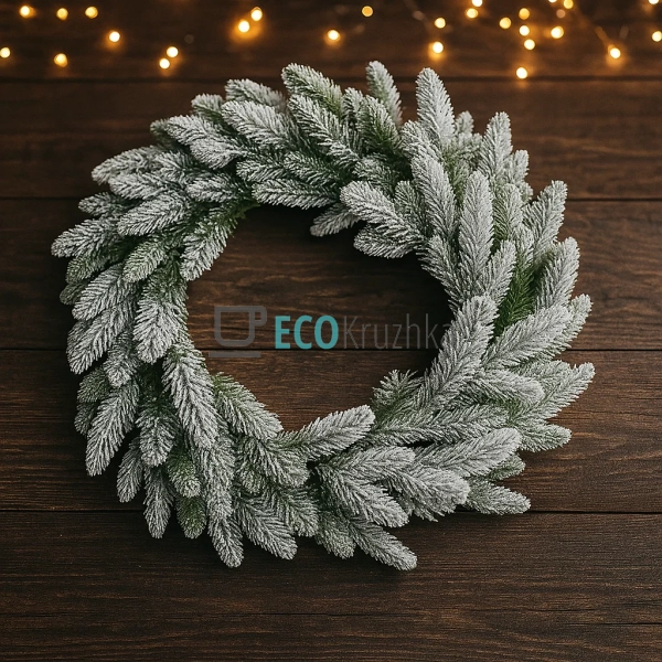 Вінок зі штучної засніженої хвої, 60 см, 132 гілки (Моде ...