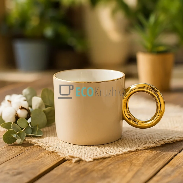 Кухоль порцеляновий з золотою ручкою "Бублик", 300 мл Бе ... Кухоль порцеляновий з золотою ручкою "Бублик", 300 мл Бе ...