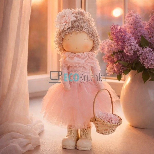 Декоративна лялька з кошиком 20х10х36см ніжно-рожева (83 ...