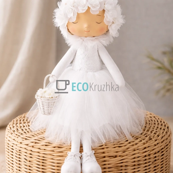 Декоративна лялька 20х20х38см біла (831-857)