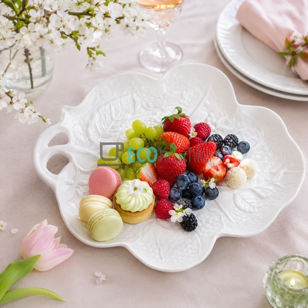 Блюдо порцелянове Fruit Garden 20 см у формі листа біла  ...